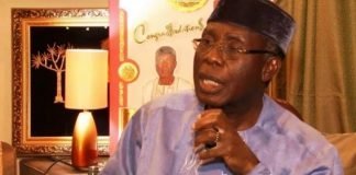 FG Commends Farmers, Urges Reduction in Food Prices