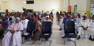 Senator Donates Fertilizer to Farmers